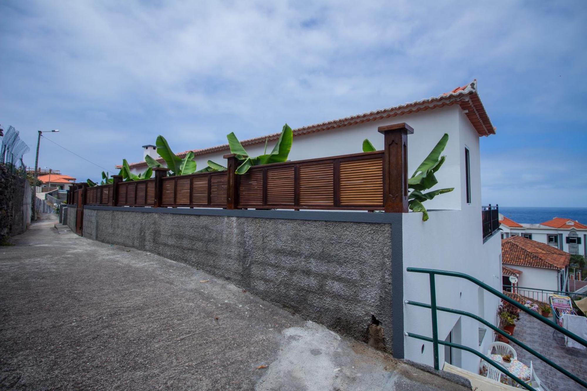Oliveira'S Apartments - Madeira Island 蓬塔德尔加达 外观 照片