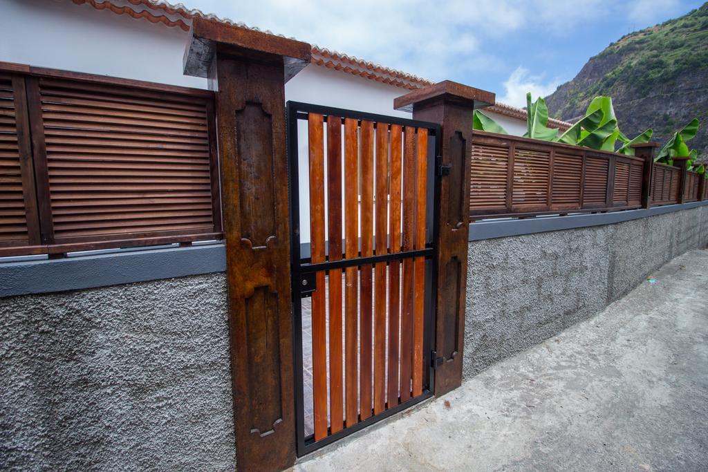 Oliveira'S Apartments - Madeira Island 蓬塔德尔加达 外观 照片