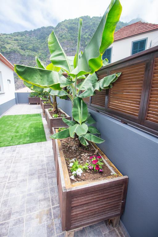Oliveira'S Apartments - Madeira Island 蓬塔德尔加达 外观 照片