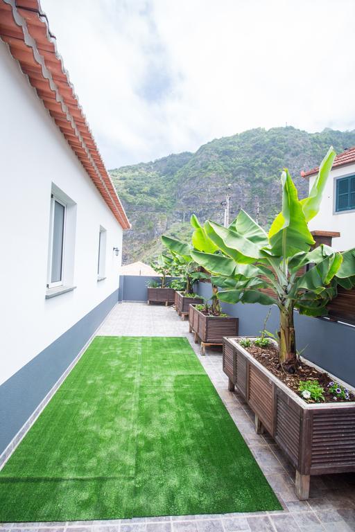 Oliveira'S Apartments - Madeira Island 蓬塔德尔加达 外观 照片