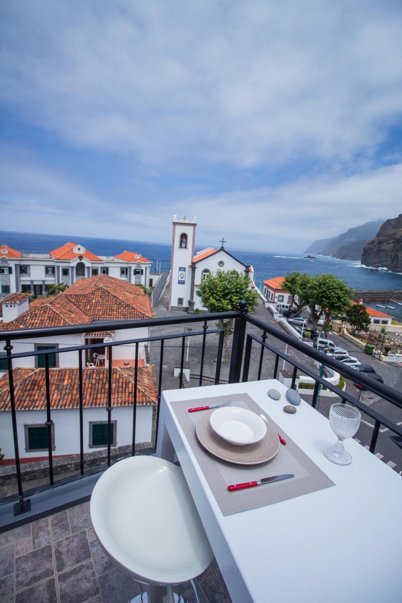 Oliveira'S Apartments - Madeira Island 蓬塔德尔加达 外观 照片