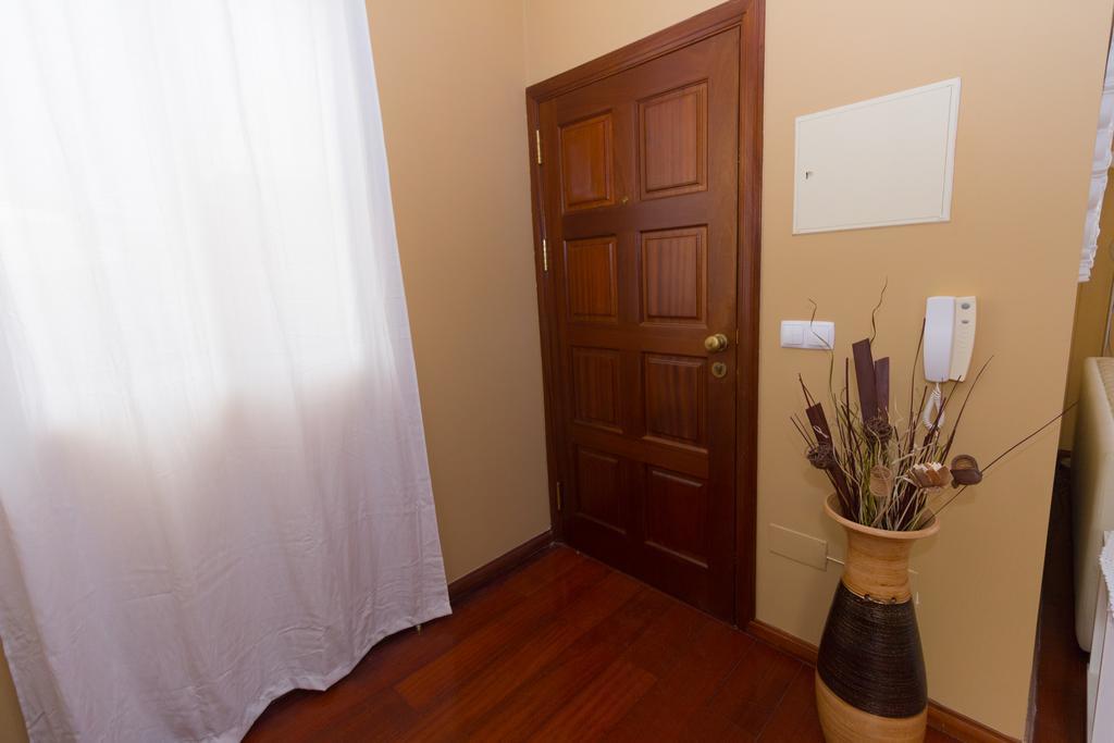 Oliveira'S Apartments - Madeira Island 蓬塔德尔加达 外观 照片