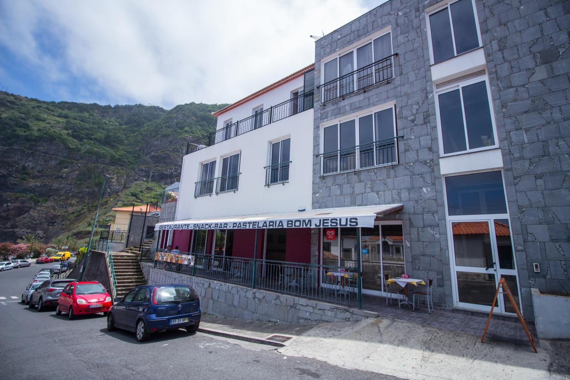 Oliveira'S Apartments - Madeira Island 蓬塔德尔加达 外观 照片
